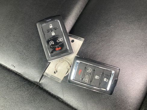 Used 2022 Jeep Grand Cherokee Limited image 33