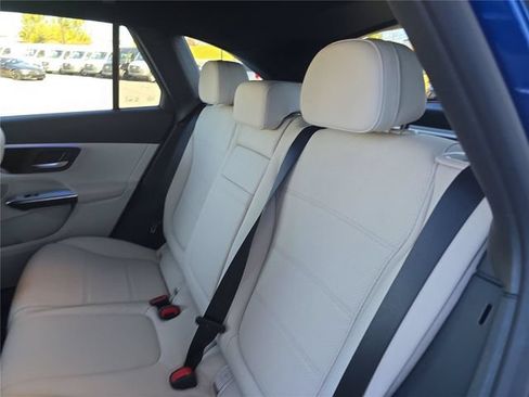 Used 2026 Mercedes-Benz GLC 300 4MATIC image 17