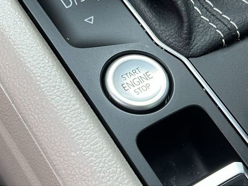 Used 2022 Volkswagen Atlas SE image 22