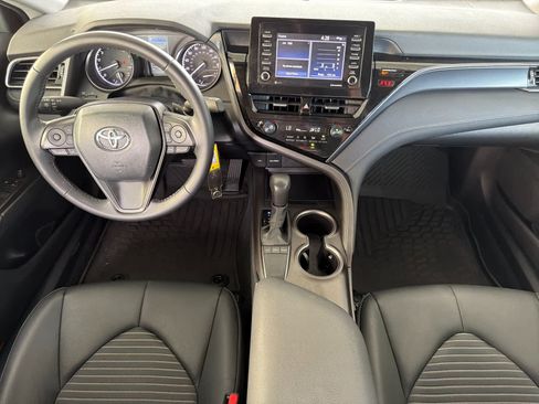 Used 2024 Toyota Camry SE FWD image 3