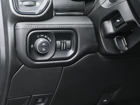 Used 2024 RAM 2500 Limited image 22