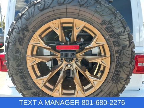 Used 2022 Jeep Wrangler Unlimited Sahara AWD/4WD image 6