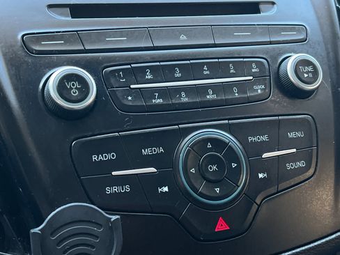 Used 2018 Ford Escape SE FWD image 21
