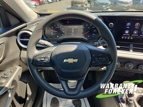 Used 2024 Chevrolet Trax LS FWD image 9