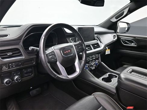 Used 2022 GMC Yukon SLT w/ SLT Luxury Package image 12