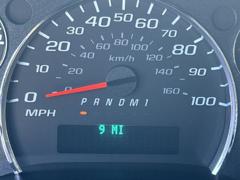 New 2025 GMC Savana 2500 w/ Driver Convenience Package image 21