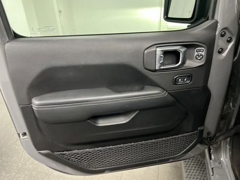 Used 2023 Jeep Wrangler Sahara w/ Cold Weather Group image 22