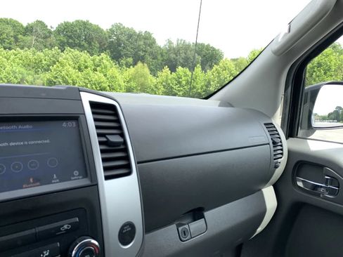 Used 2019 Nissan Frontier SV RWD image 18