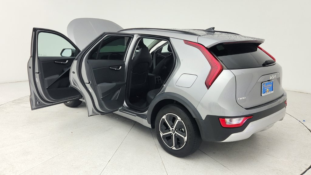 Used 2024 Kia Niro EX w/ EX Cold Weather Package FWD image 11