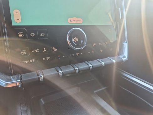 Used 2025 GMC Acadia Elevation image 18