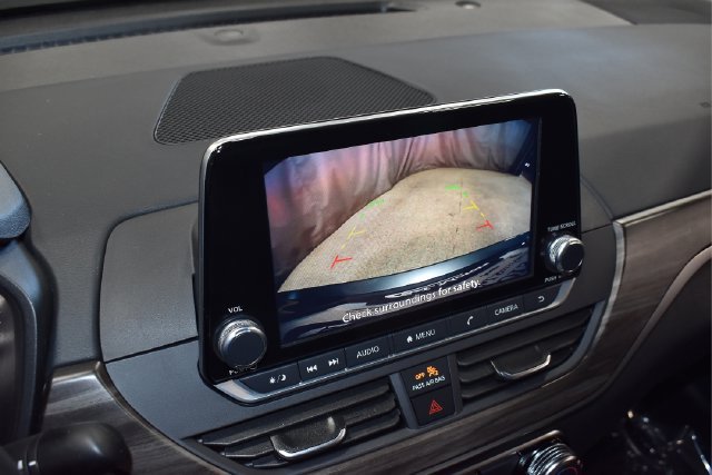 Used 2025 Nissan Altima 2.5 SV FWD image 15
