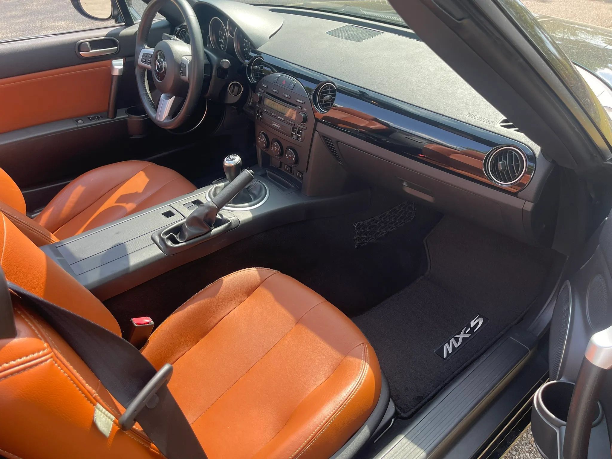 Used 2008 MAZDA MX-5 Miata Grand Touring w/ Premium Pkg RWD image 14