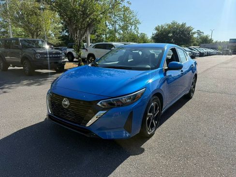 Used 2025 Nissan Sentra SV FWD image 1