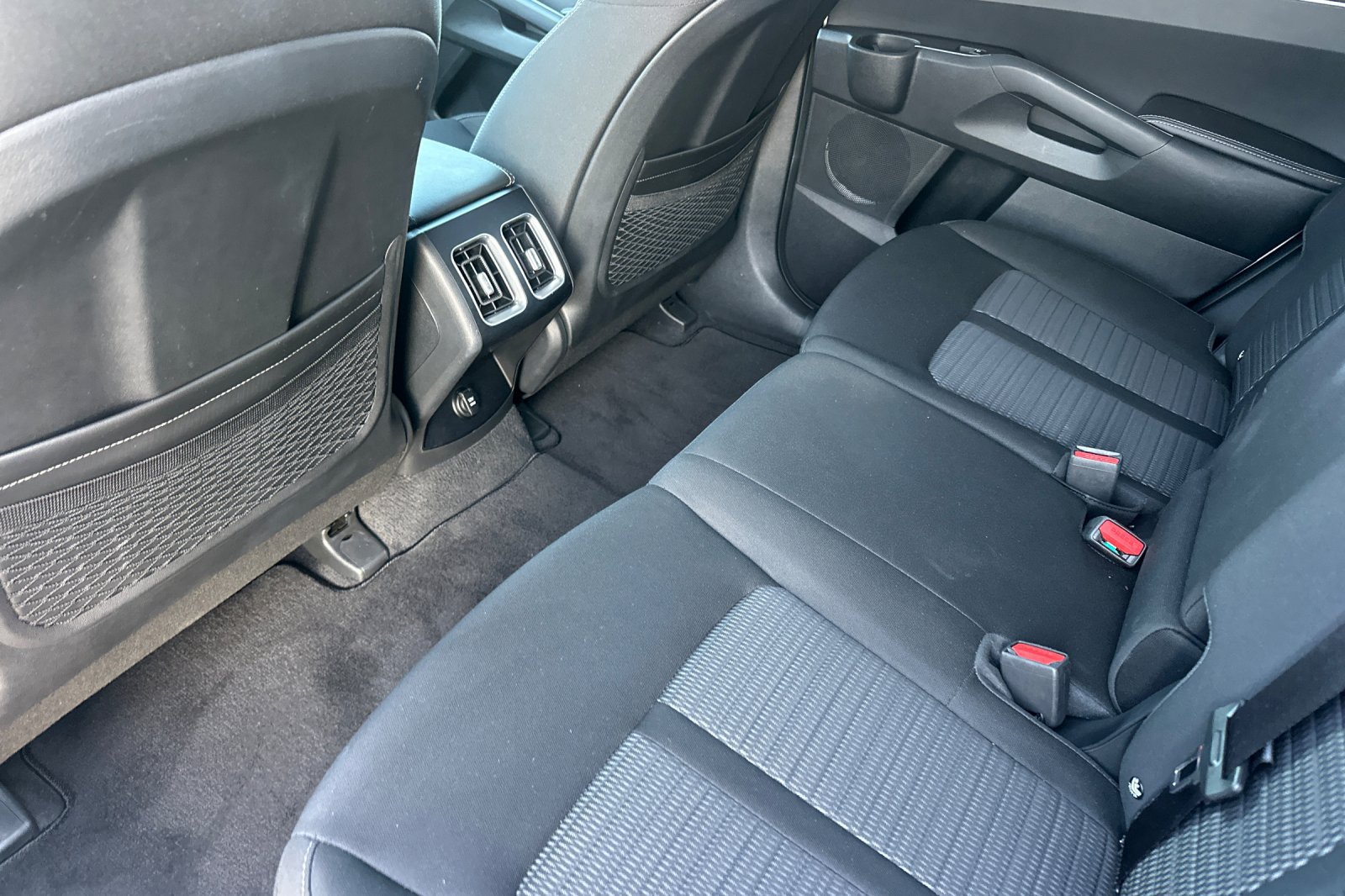 Certified 2026 Kia Sorento LX FWD image 15