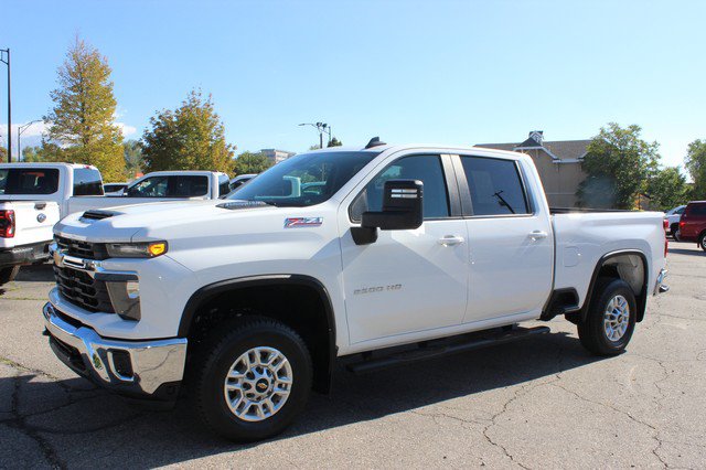 Used 2024 Chevrolet Silverado 2500 LT w/ Convenience Package AWD/4WD image 1