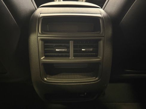 Used 2018 Cadillac XT5 Luxury image 32