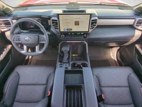 Used 2025 Toyota Tundra Limited AWD/4WD image 19