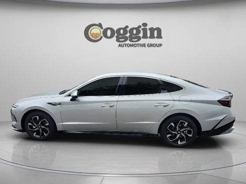 Certified 2025 Hyundai Sonata SEL FWD image 2