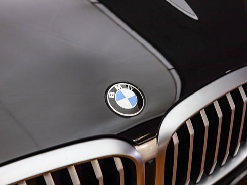 Certified 2023 BMW X3 sDrive30i w/ Premium Package image 6