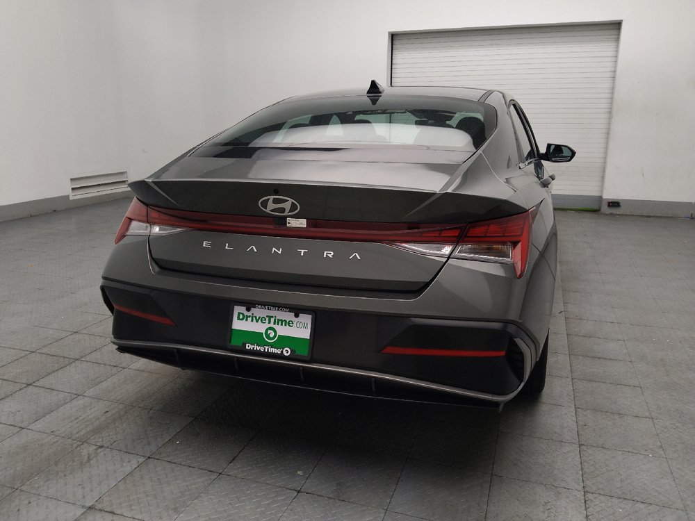 Used 2025 Hyundai Elantra SEL FWD image 7