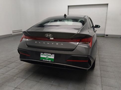 Used 2025 Hyundai Elantra SEL FWD image 7