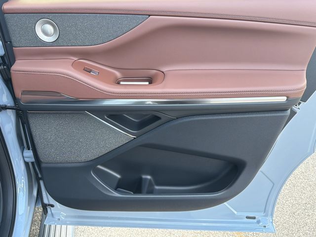New 2027 Lincoln Navigator L Reserve AWD/4WD image 17