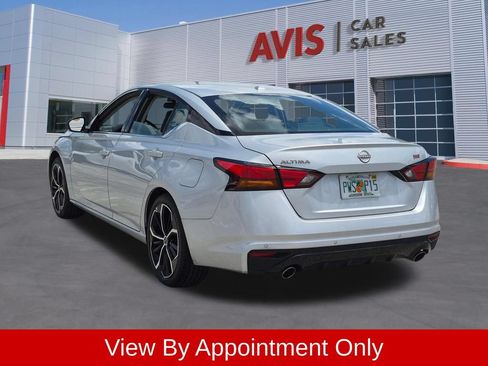 Used 2025 Nissan Altima 2.5 SR FWD image 10