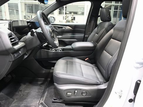 New 2026 Chevrolet Traverse LT w/ Sun and Wheel Package image 9