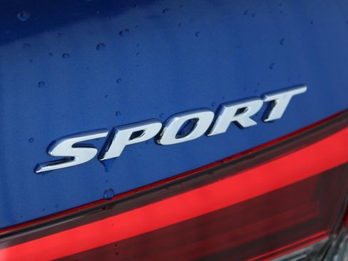 Used 2024 Honda Civic Sport image 10