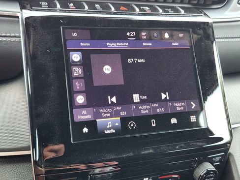 New 2025 Jeep Grand Cherokee L Laredo image 12