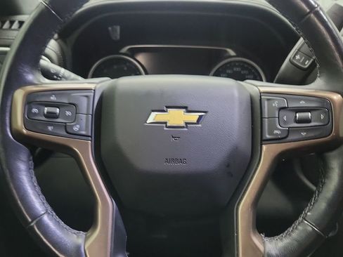 Used 2022 Chevrolet Silverado 1500 High Country w/ Z71 Off-Road Package image 22