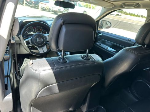 Used 2017 Jeep Compass High Altitude AWD/4WD image 25