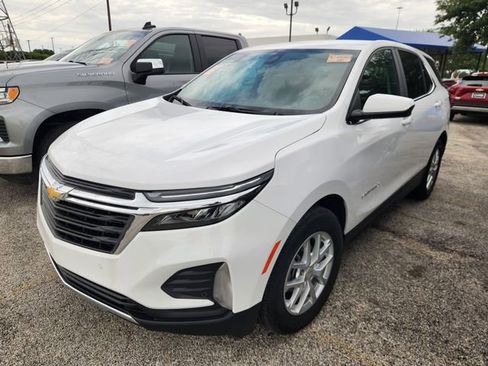 Used 2024 Chevrolet Equinox LT w/ LPO, Floor Liner Package image 3