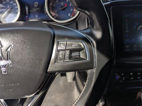 Used 2019 Maserati Ghibli S Q4 AWD/4WD image 17