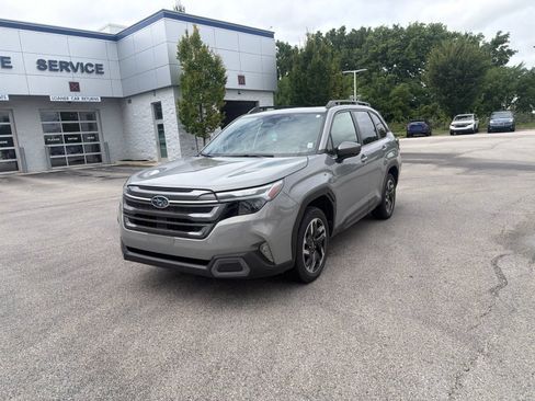 Used 2025 Subaru Forester Limited AWD/4WD image 4