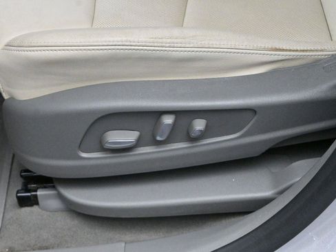 Used 2020 Cadillac XT6 Premium Luxury AWD/4WD image 16