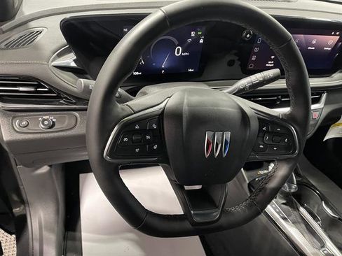New 2025 Buick Envista Avenir image 12
