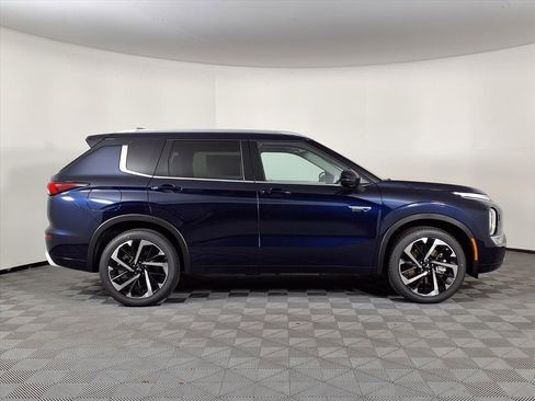 New 2025 Mitsubishi Outlander SEL image 26