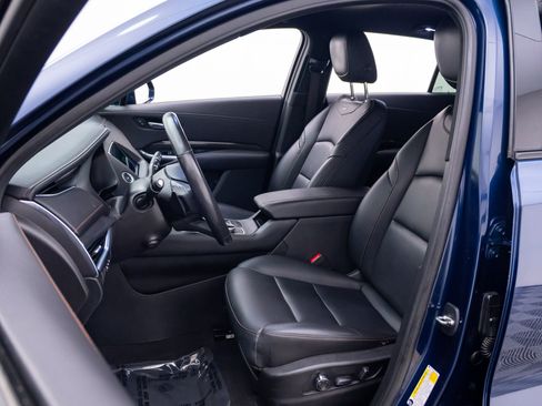 Used 2020 Cadillac XT4 Sport w/ Technology Package FWD image 18