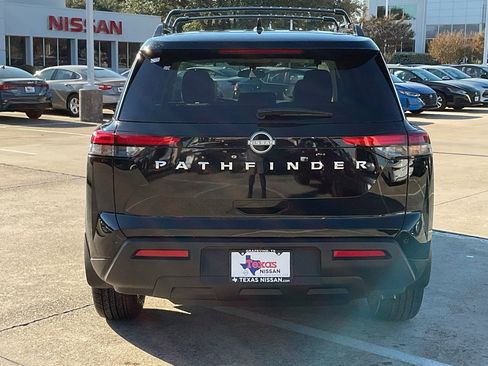 New 2025 Nissan Pathfinder SV image 6