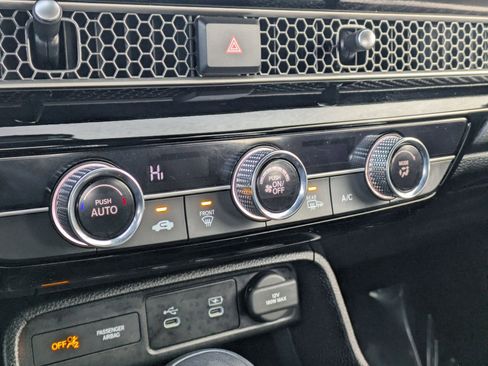 Certified 2025 Honda Civic Sport image 19