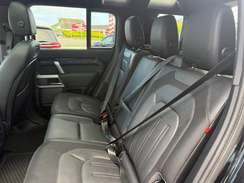 Used 2021 Land Rover Defender 110 X-Dynamic SE AWD/4WD image 30