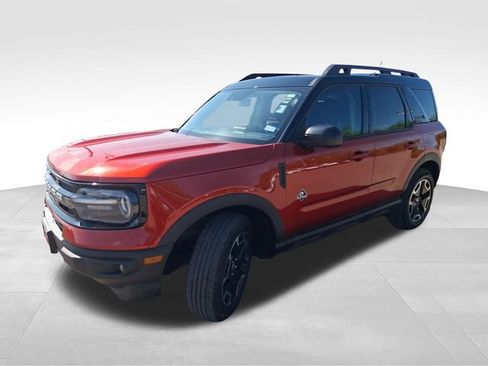 Used 2024 Ford Bronco Sport Outer Banks w/ Tech Package AWD/4WD image 3