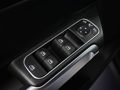 Used 2021 Mercedes-Benz GLB 250 image 12