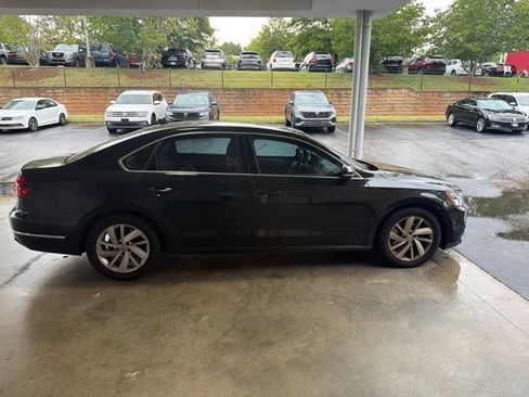 Used 2018 Volkswagen Passat 2.0T SE FWD image 6