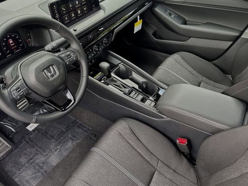 Used 2025 Honda Accord Sport image 7