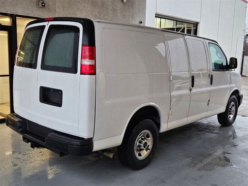 Used 2023 GMC Savana 3500 Work Van w/ Driver Convenience Package image 7