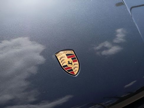 Certified 2025 Porsche Macan image 13