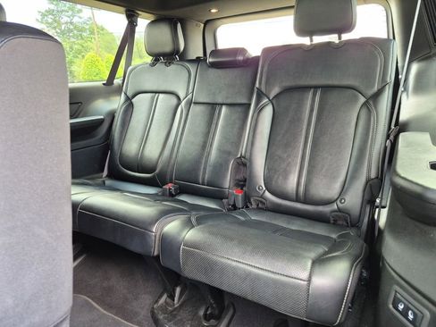 Used 2024 Jeep Wagoneer L Series II RWD image 20