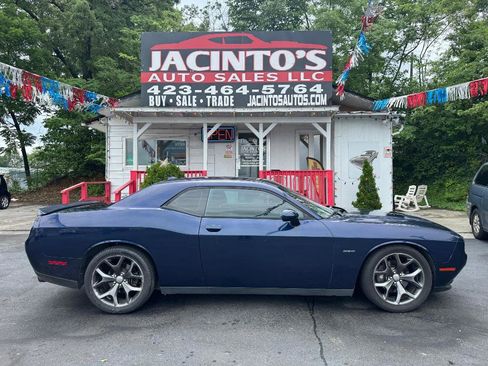 Used 2015 Dodge Challenger R/T Plus RWD image 1